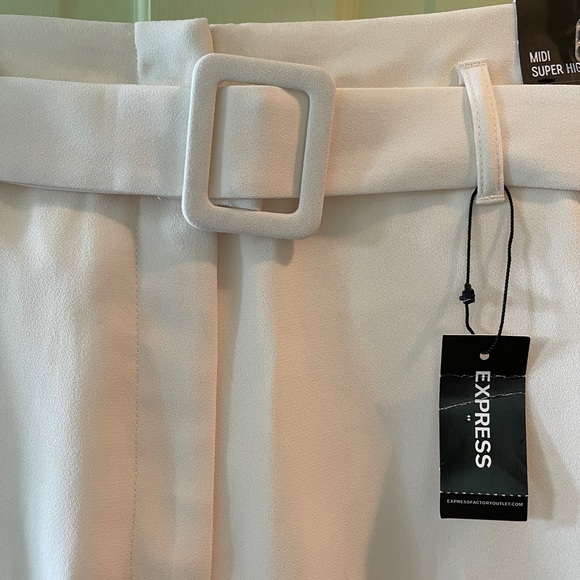 Ivory high-rise shorts - Picture 4 of 5